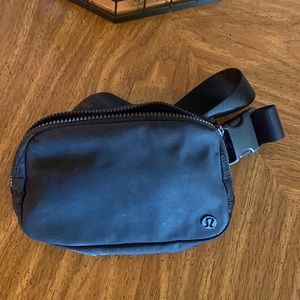 USED Lululemon Everywhere Belt Bag